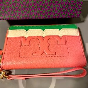 Brand New Tory Burch Smartphone Wristlet